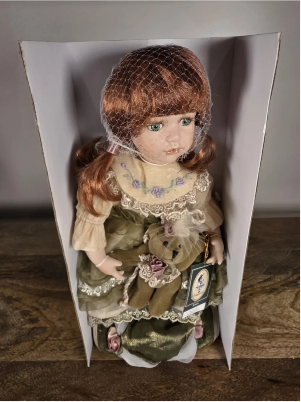 VTV Geppeddo Erica Porcelain Doll Teddy Bear Hat Original Box Tag 11
